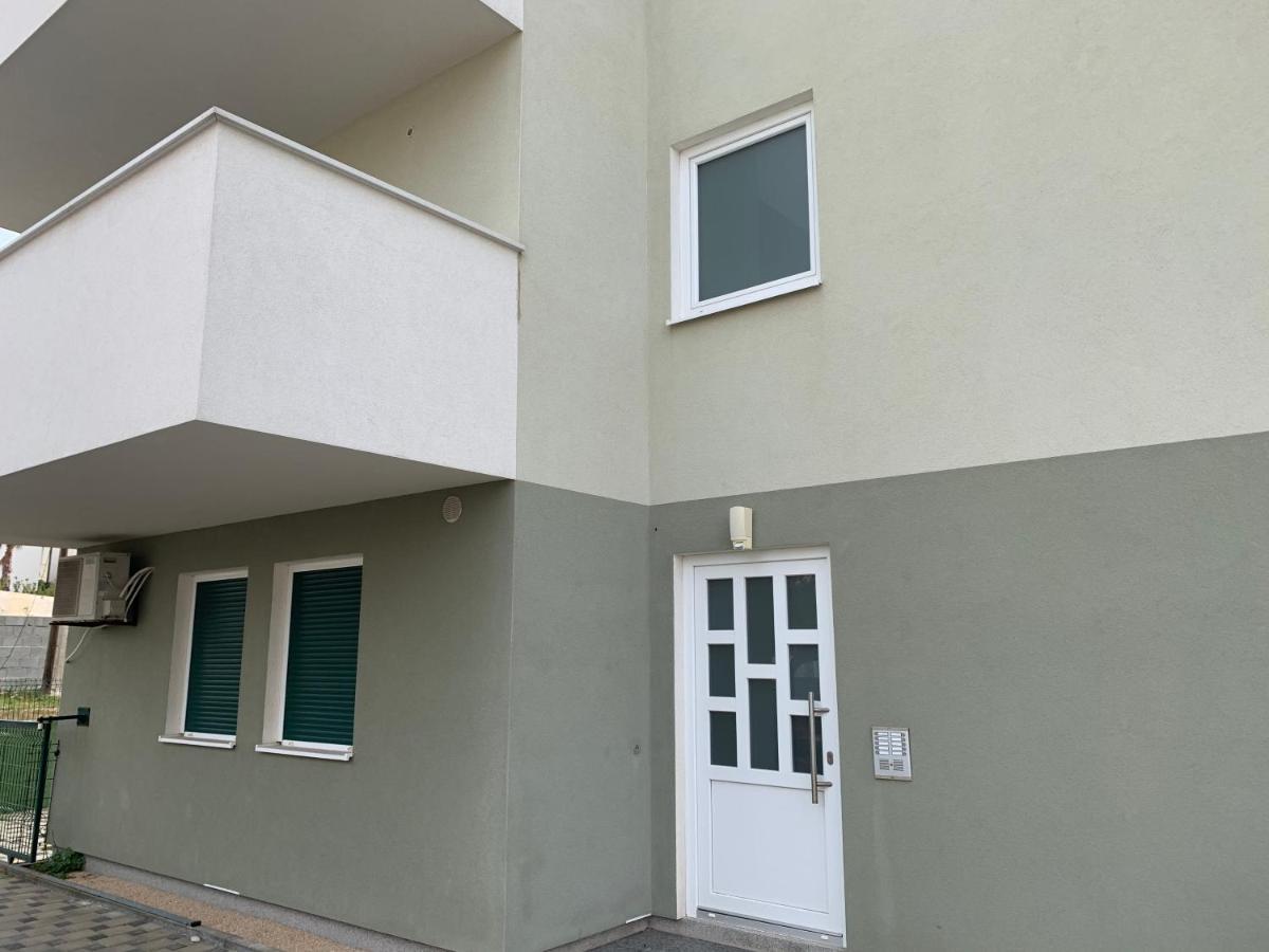 Apartman Toni Novalja Luaran gambar